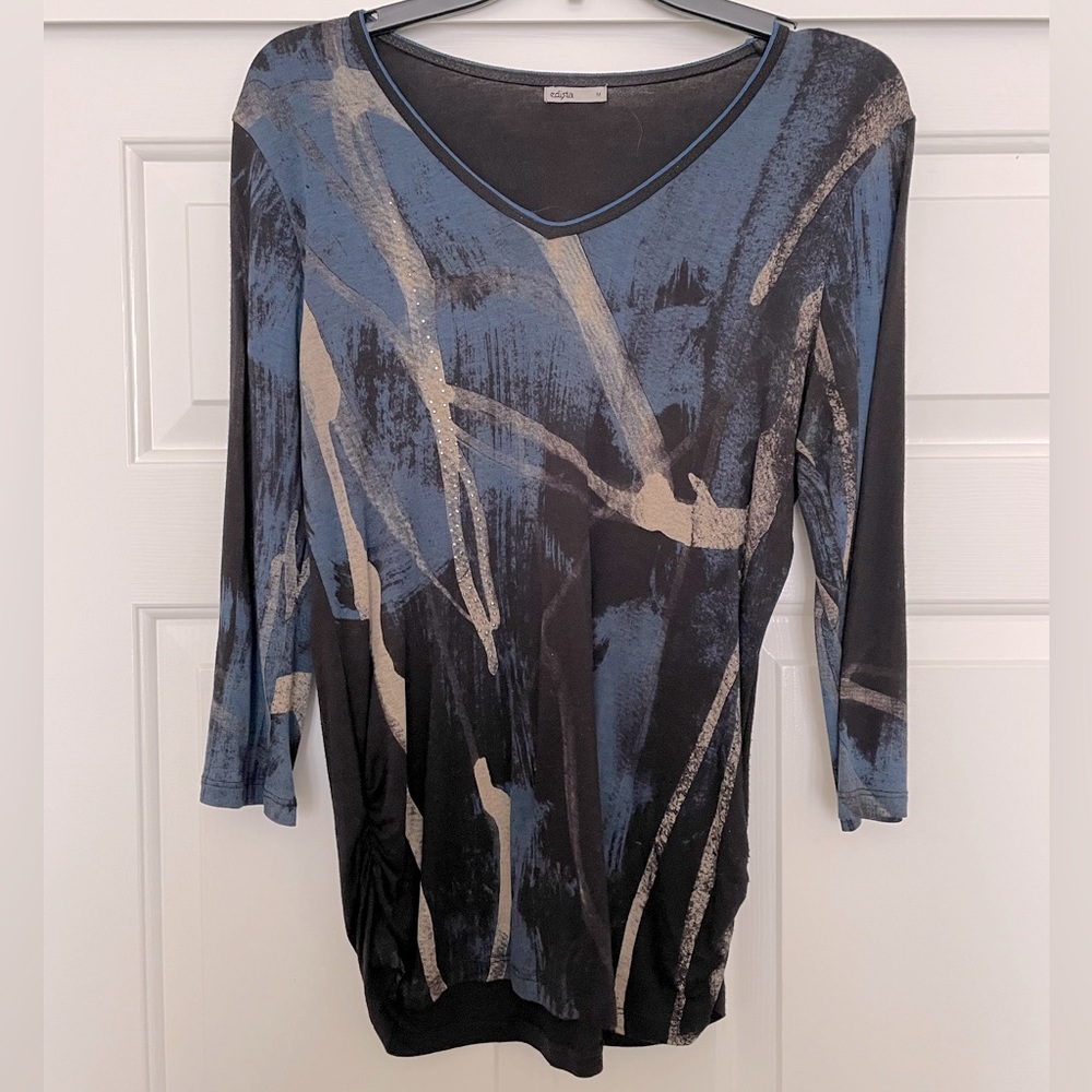 Edista boutique 3/4 sleeve soft v neck top tee size Medium- black with blue